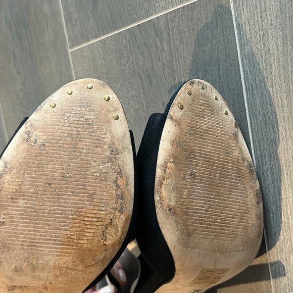 Louise et Cie Suede Peep Toe Ruffle Stiletto Zipper Heels Black Women Size 9.5 - Picture 10 of 16